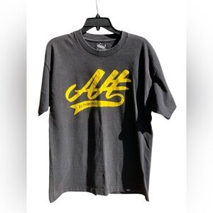 Alphanumeric Men’s Dark Grey T-Shirt Vintage Vibe Streetwear Size Large